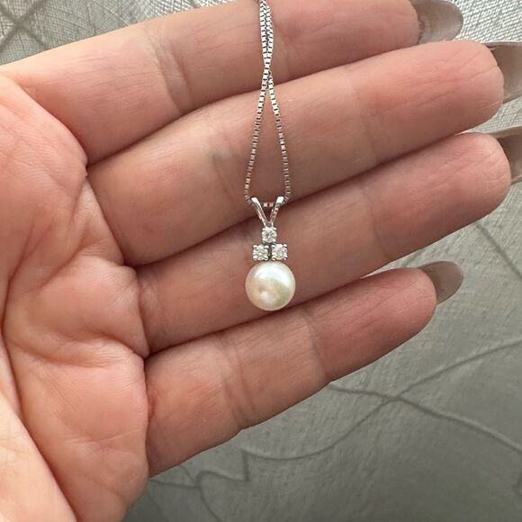Akoya Cultured 8-8.5mm Pearl & 0.13 ctw Diamond 14kt White Gold Pendant - Picture 5 of 5
